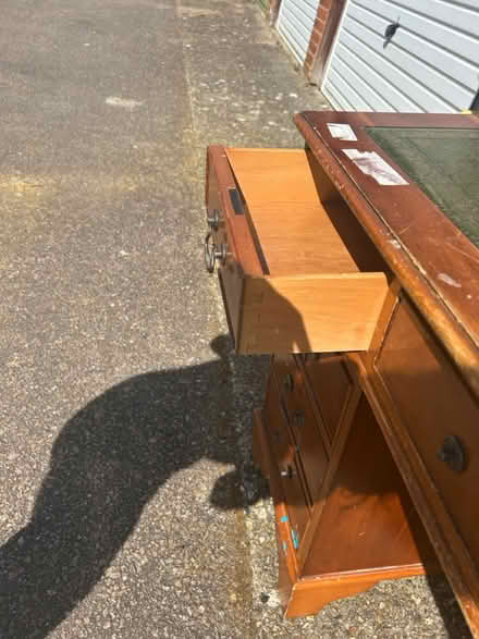 Photo of free Desk (Stevenage SG2 at garage) #3