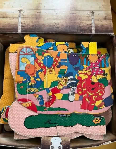 Photo of free floor puzzle (Surbiton KT6) #2