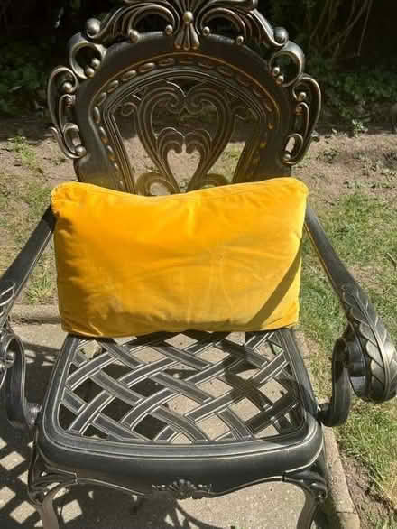 Photo of free 2 Yellow velvet cushions (Surbiton KT6) #2