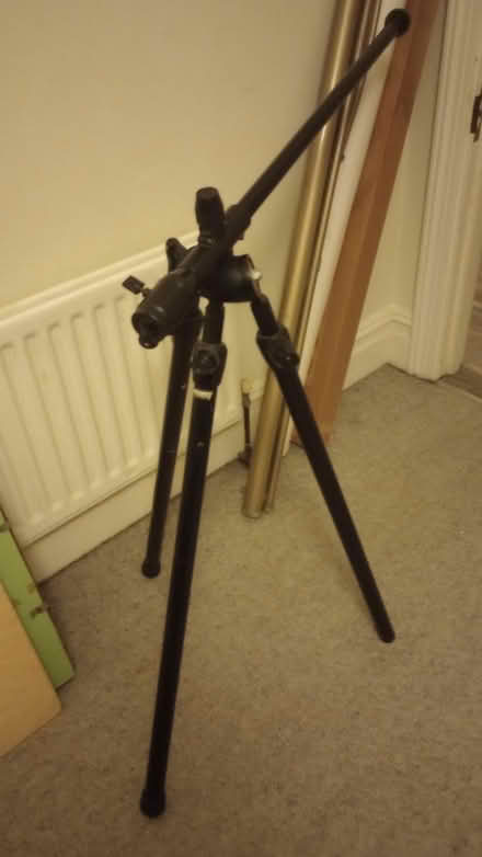 Photo of free Bebo tripod (BH6) #1