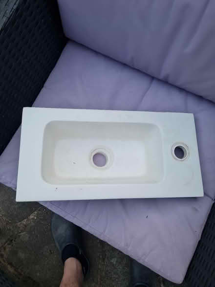 Photo of free Cloakroom basin sink (Banstead, SM7) #1
