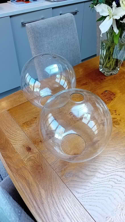 Photo of free pair glass light shades (Henley RG9) #1