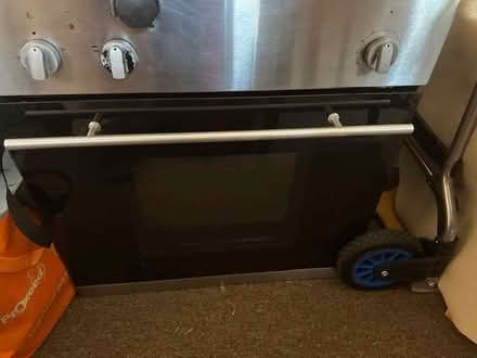 Photo of free Electric oven (Spring Grove TW7) #1