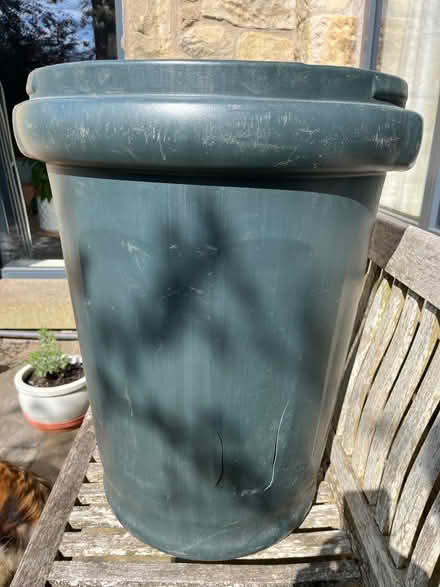 Photo of free Plastic Bin (Harpur Hill SK17) #1