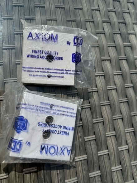 Photo of free Single and double TV aerial plates (Warlingham CR6) #1