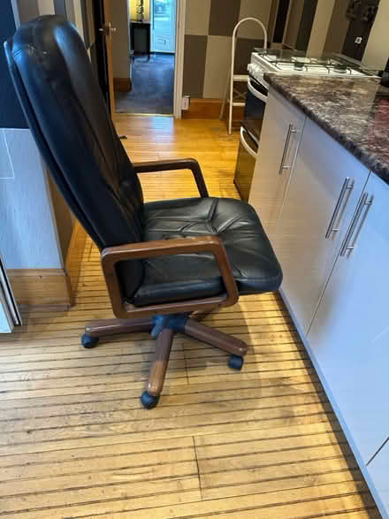 Photo of free Swivel chair (ME4) #2