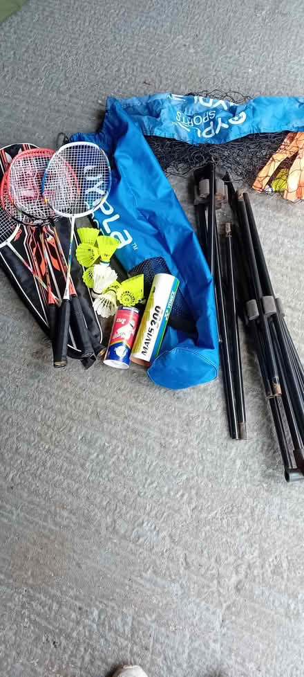 Photo of free Adult Garden Badminton Set (Oaklands nr Welwyn AL6) #4