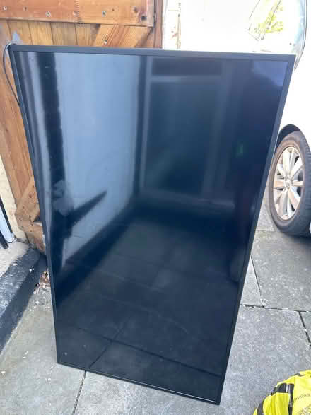 Photo of free 49 inch smart TV FOR PART OR REPAIR (Stockbridge village) #1