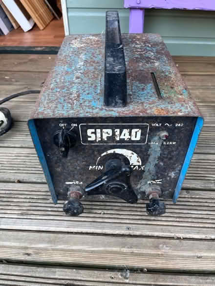 Photo of free Old welder 240vac 13A plug (CH62 bromborough) #3