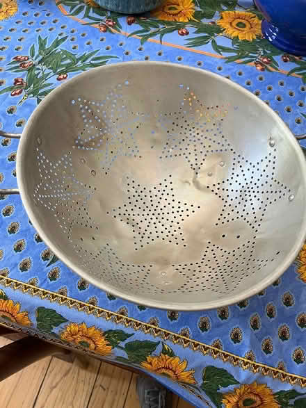 Photo of free large metal colander (Prospect and DeAnza) #1