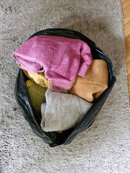 Photo of free Bunch of different coloured bath towels. (Methil KY8) #1