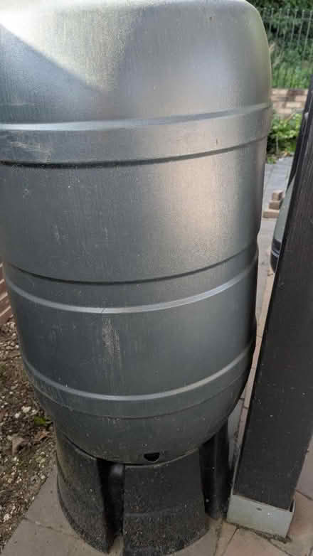 Photo of free Water Butt (RG24 Old Basing) #1
