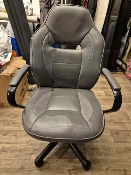 Photo of free Desk chair (DE3) #1