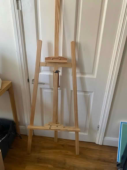 Photo of free Easel (London) #1