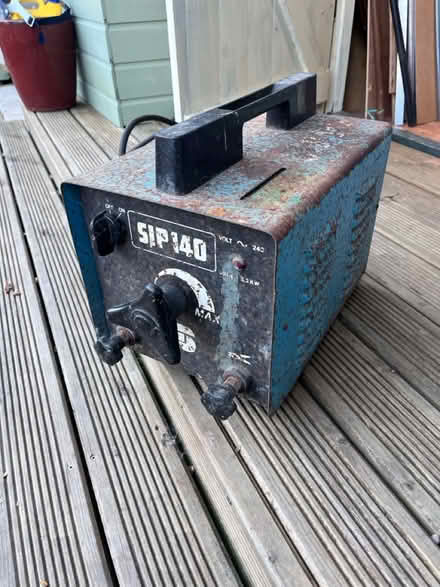Photo of free Old welder 240vac 13A plug (CH62 bromborough) #1