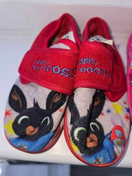 Photo of free Kids slippers (IG6 3s) #1