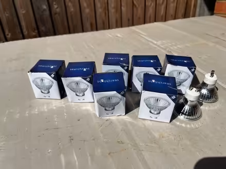 Photo of free Bulbs (Luton LU2) #1
