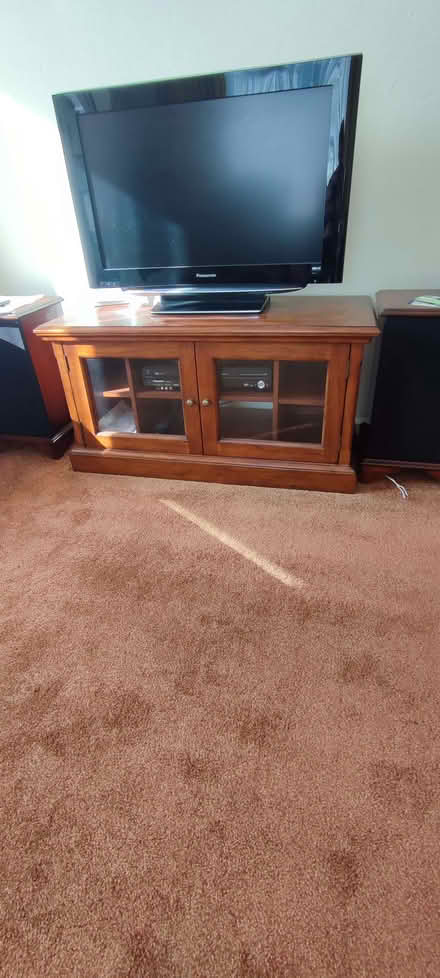 Photo of free Dark wood (oak?) side board / TV cabinet (Sigglesthorne HU11) #1