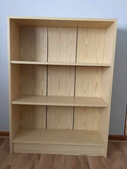 Photo of free Bookshelf (Glenrothes KY7) #1