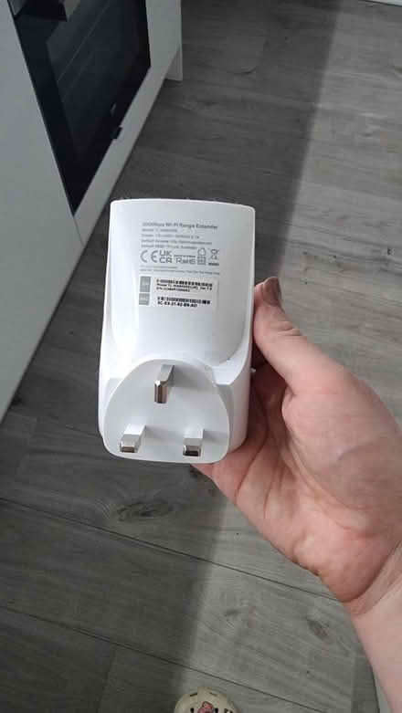 Photo of free TP Link WiFi range extender (Scotstounhill G14) #2
