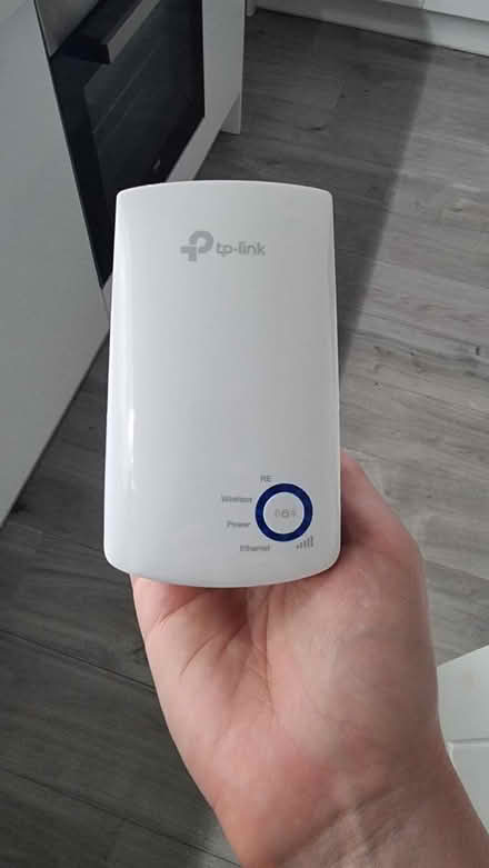 Photo of free TP Link WiFi range extender (Scotstounhill G14) #1