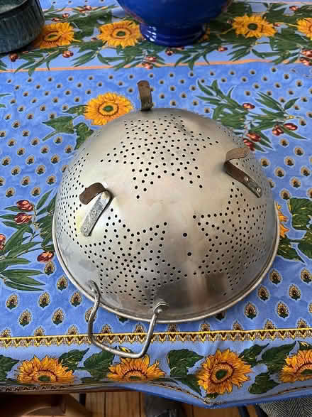 Photo of free large metal colander (Prospect and DeAnza) #2