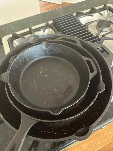 Photo of free cast iron set (Damascus - Goshen Oaks) #1
