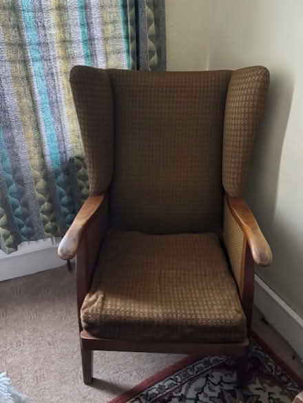 Photo of free Sitting chair (Eltham SE9 1DZ) #1