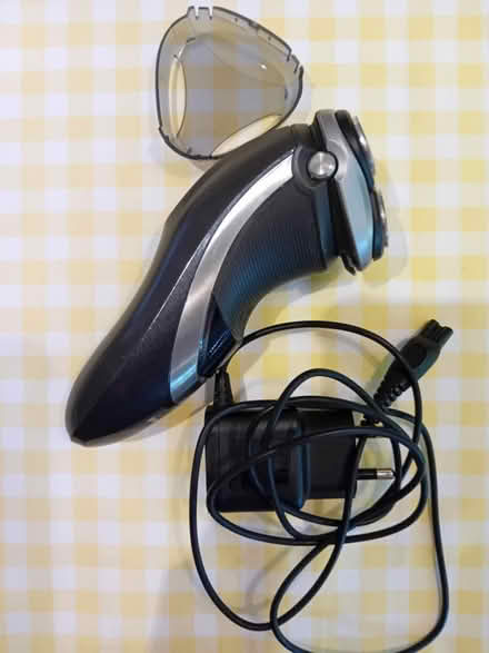 Photo of free Razor electric Philips rotary (PO14 Fareham) #1