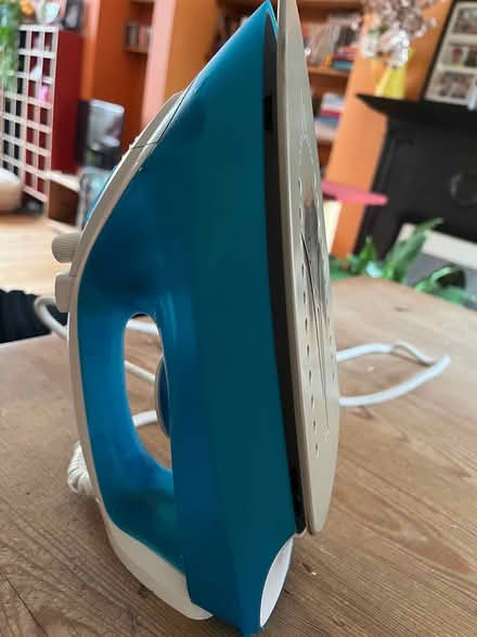 Photo of free Bosch Iron (Cambridge CB1 (Romsey)) #2