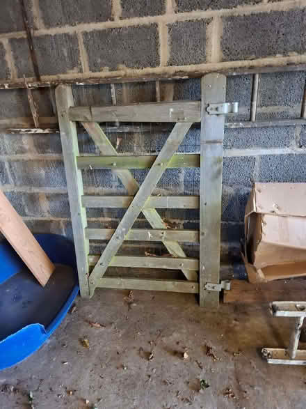 Photo of free 3 foot wide 6 bar gate (Washington NE38) #1