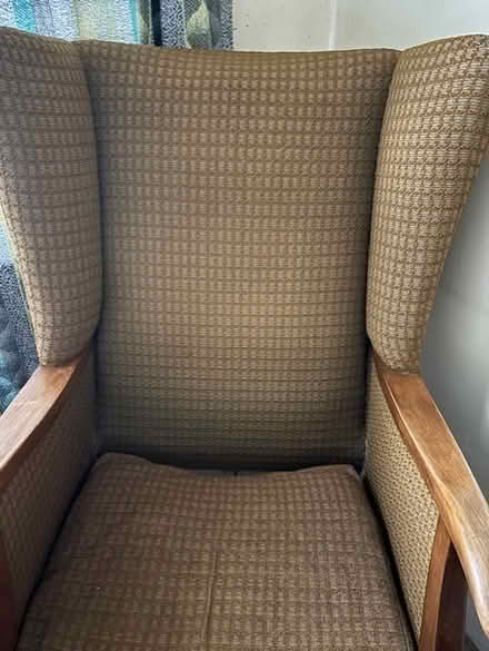 Photo of free Sitting chair (Eltham SE9 1DZ) #2
