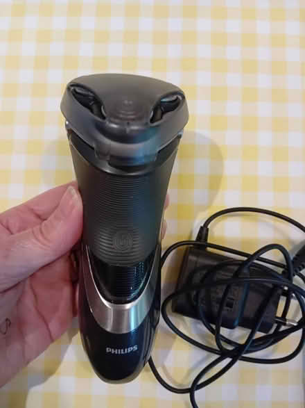Photo of free Razor electric Philips rotary (PO14 Fareham) #3