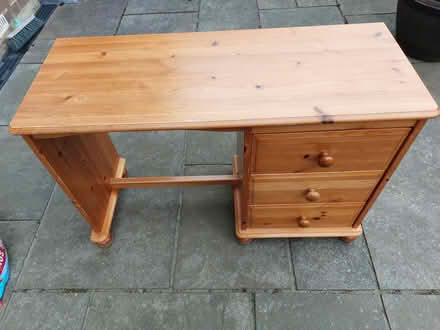 Photo of free Desk (Luton. LU2 0SN) #2