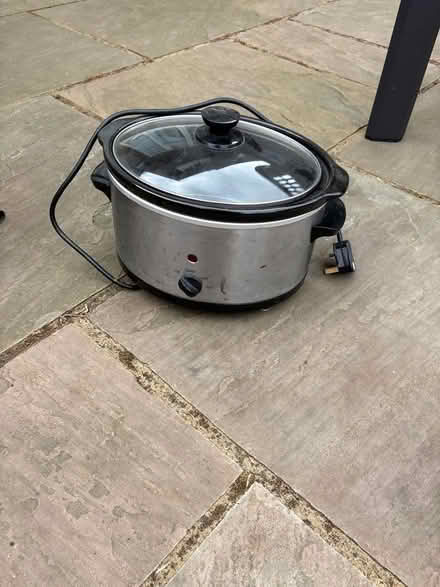 Photo of free slow cooker (NN3 Meadowfields) #1