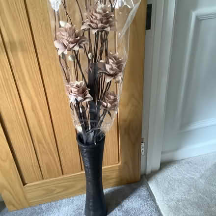 Photo of free Brown vase and flowers (TQ1. Torquay) #2