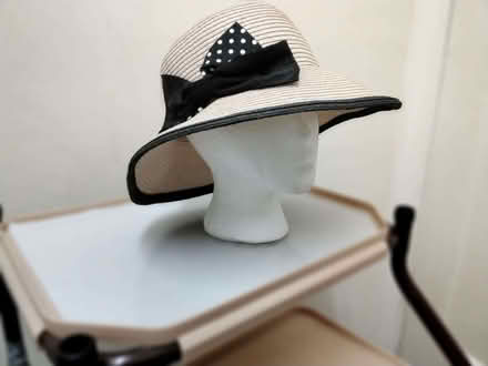 Photo of free m&s sun hat (Hooley CR5) #1