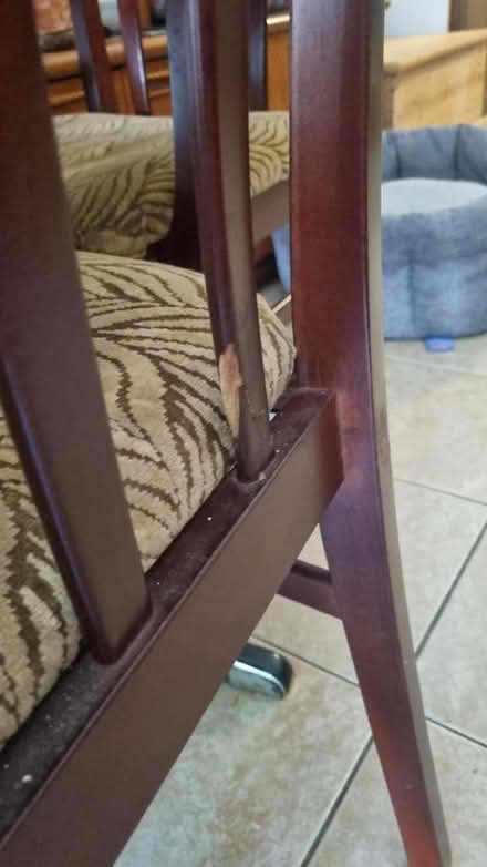 Photo of free Dining table (West Byfleet KT15) #2
