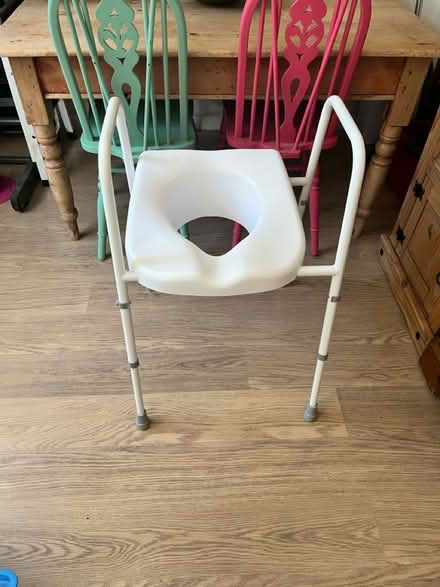 Photo of free Toilet seat (Paulsgrove) #1