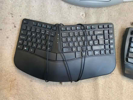 Photo of free Ergonomic computer keyboard (Haddenham HP17) #1