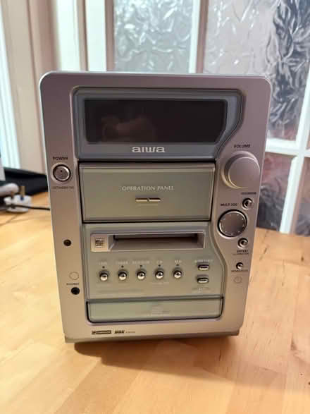 Photo of free Aiwa mini hifi (repairs) + speakers (Wallsend NE28) #1