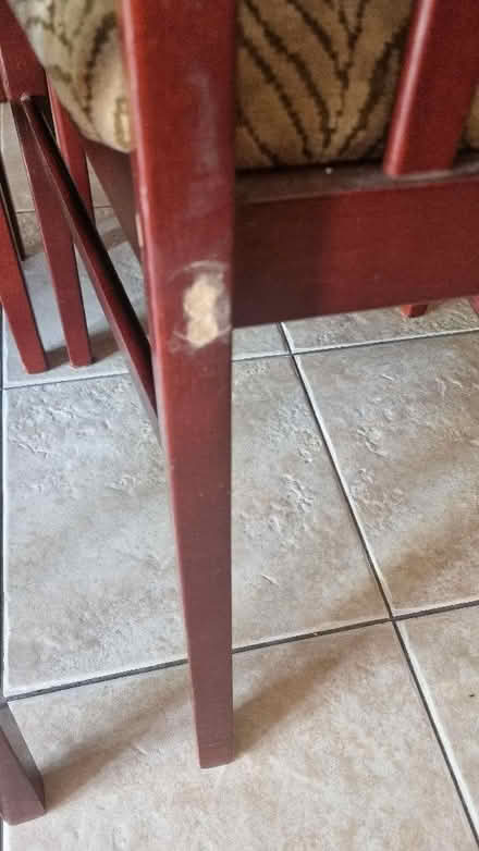 Photo of free Dining table (West Byfleet KT15) #4