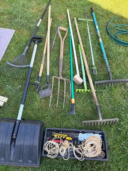 Photo of free garden tools (NN3 Meadowfields) #1