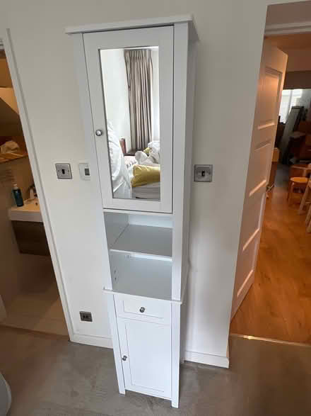 Photo of free Bathroom cabinet H190 x W40 x D30cm (Shepherd’s Bush) #1