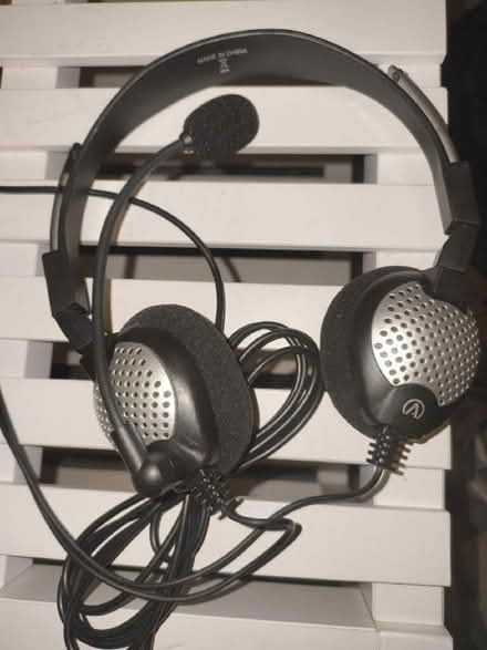 Photo of free Headphones new (Bermondsey SE16) #1