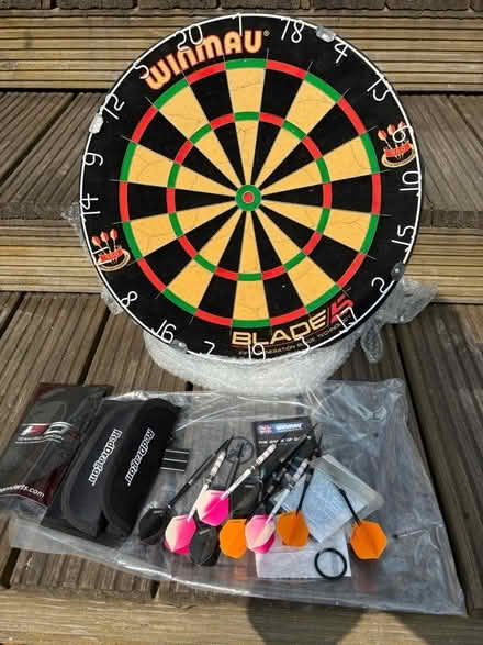 Photo of free Winmau dartboard and Reddragon darts, in great condition (Elmers End BR3) #1