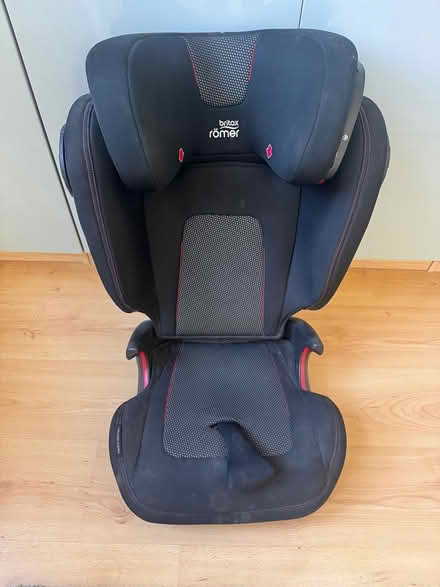 Photo of free Römer car seat (Hampstead NW3) #2