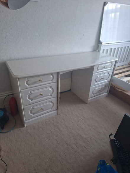 Photo of free Desk (Le142dx) #1