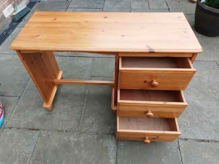 Photo of free Desk (Luton. LU2 0SN) #3