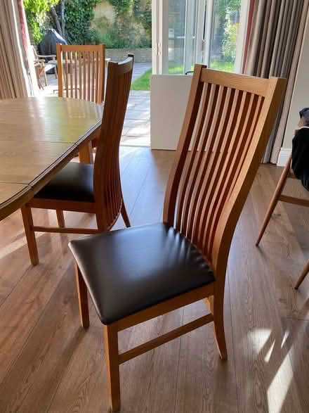Photo of free Extendable Dining Table with 6 Chairs (Wandsworth SW18) #3